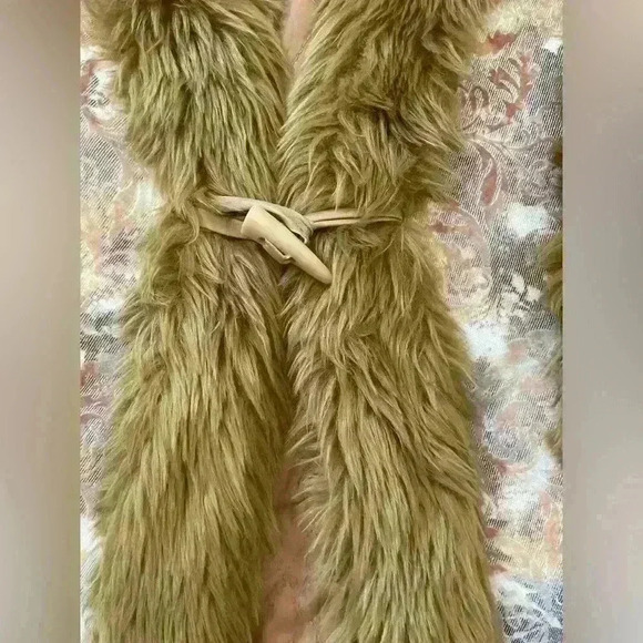 Tapestry vegan floral vintage hippie vest with faux fur - Picture 2 of 5